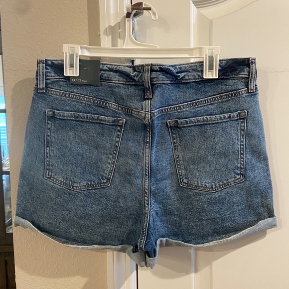 2-4-1 WILD FABLE: WOMEN’S HIGH WAISTED SHORTS (TARGET BRAND) SIZE 14/32R - Picture 3 of 7